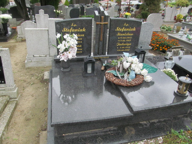 Grób Bożena Stefaniak