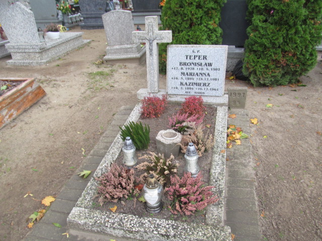 Grób Kazimierz Teper